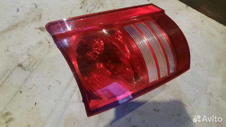 Фонарь задний правый Chrysler Grand Voyager 2011г