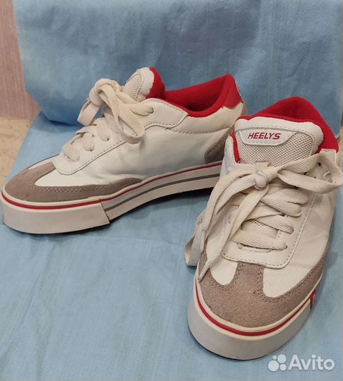 Роликовые кроссовки Heelys