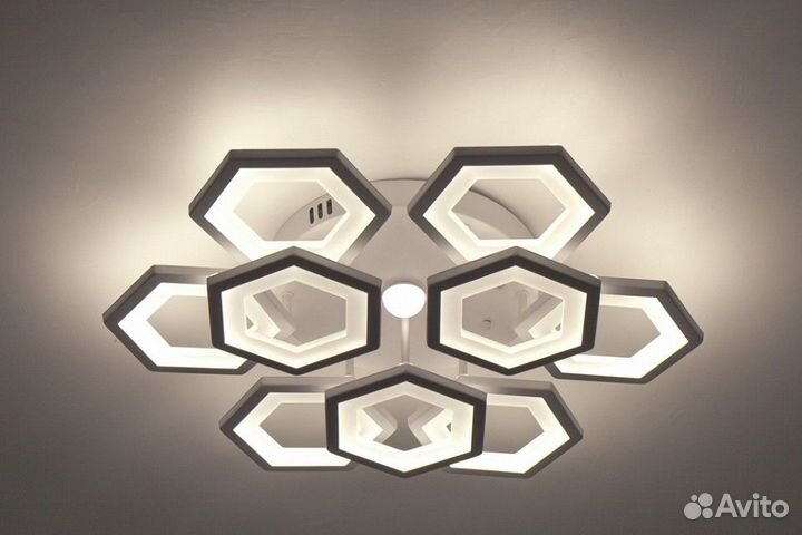 Потолочная люстра Escada Hexagon 10236/9LED