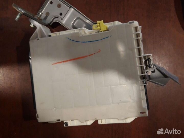 Блок электронный Toyota Camry с 2011г. 89221-33640