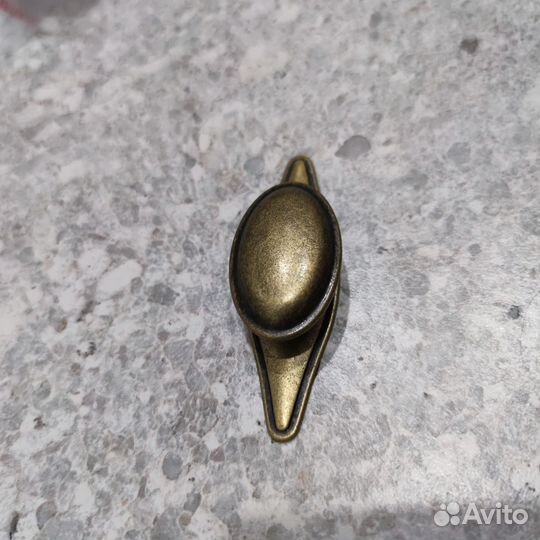 Мебельная ручка