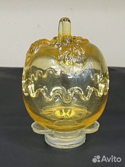 Лимонница жёлтая Яблоко на подставке №1