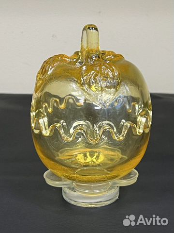 Лимонница жёлтая Яблоко на подставке №1