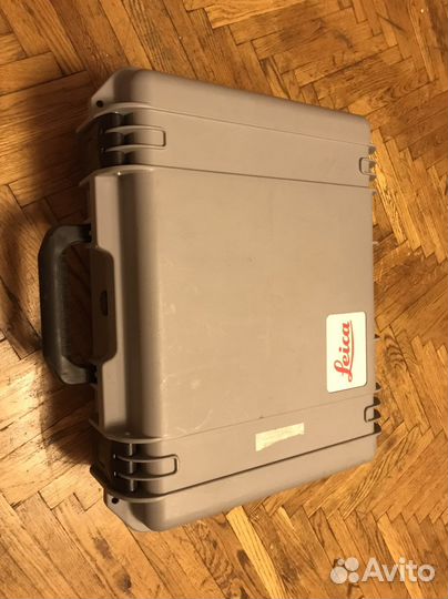 Спутниковый GPS приемник Leica SR20