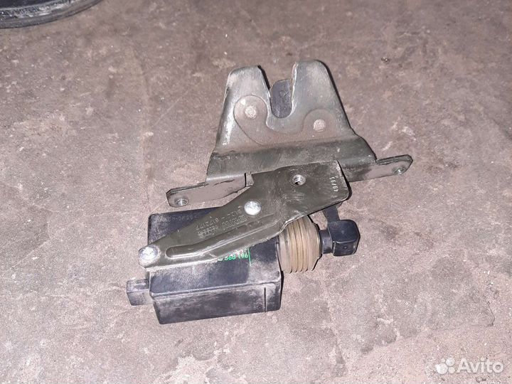 Замок багажника BMW E39