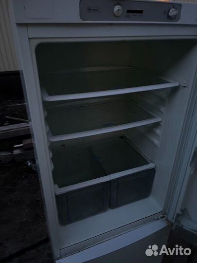 Холодильник whirpool