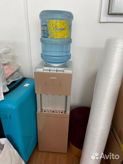 Кулер для воды с холодильником