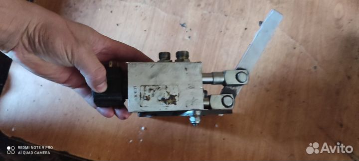 Клапан стояночного тормоза hamm