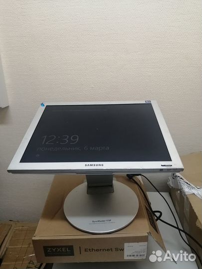 Монитор Samsung 17