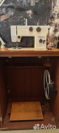 Швейная машинка ножная