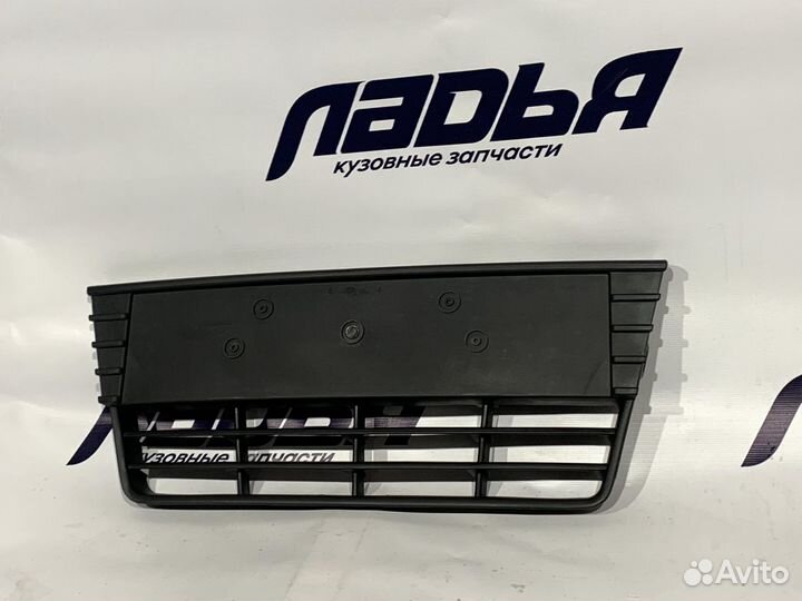 Решетка бампера Ford Focus 3(11-15) центральная
