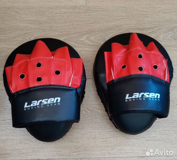 Боксерская лапа larsen