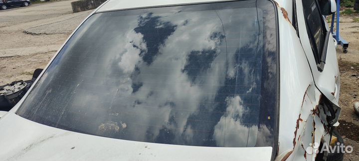 Suzuki sx4 стекло заднее