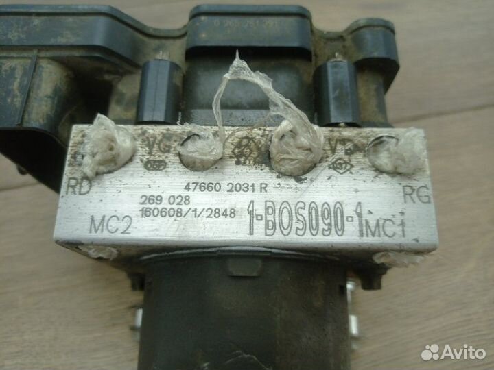 Блок ABS Renault Logan 2 седан K7MA812 2016