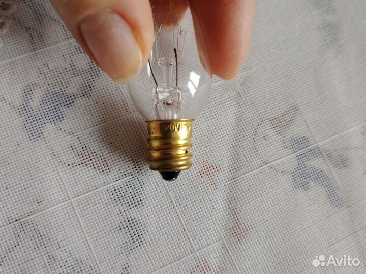 Лампа 10W E12 220 V