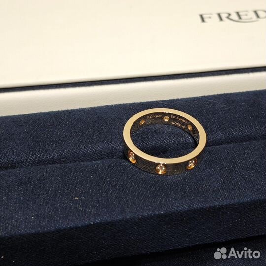 Кольцо Cartier Love бриллианты