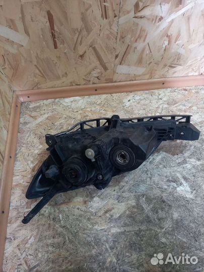 Фара Правая Мазда 3 BK Хетчбек