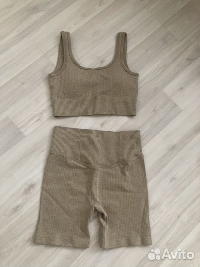 Костюм для фитнеса