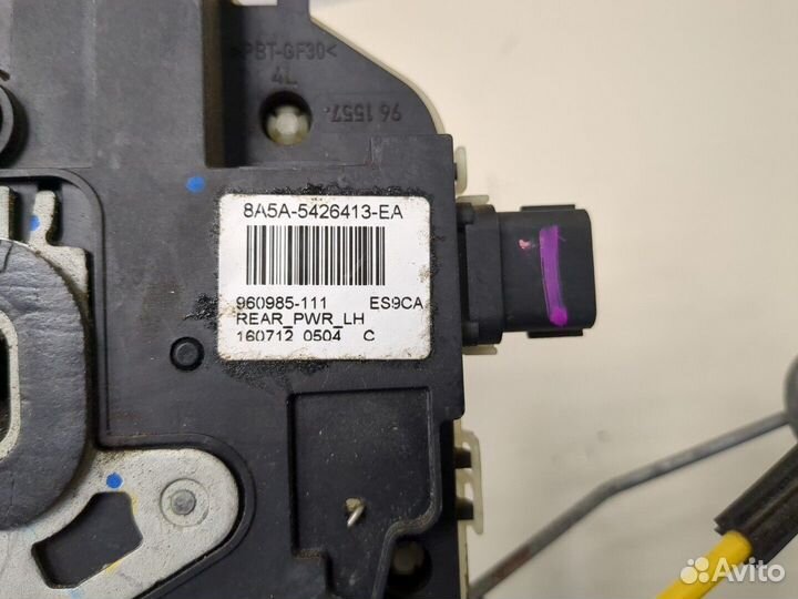 Замок двери Ford Explorer, 2013