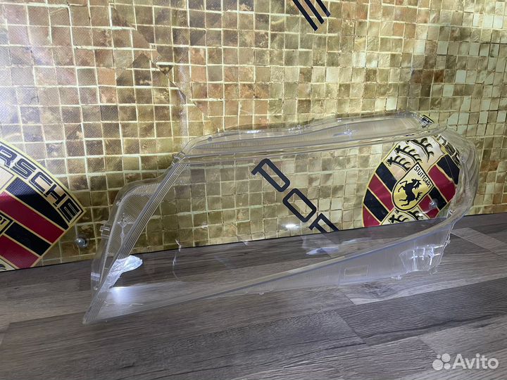 Стекло фары левой на Suzuki Vitara II 14-24