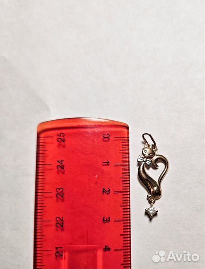 Кулон в форме кошки с фианитом