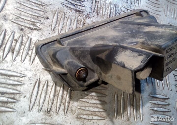 Противотуманка задняя на Ниссан Тиида