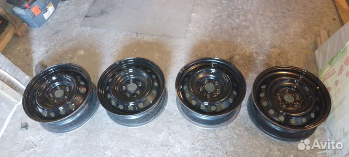 Диски штамповка r 16с колпаками