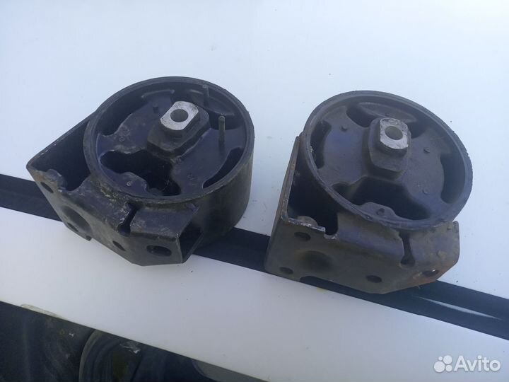 Подушка двигателя задняя правая Volkswagen