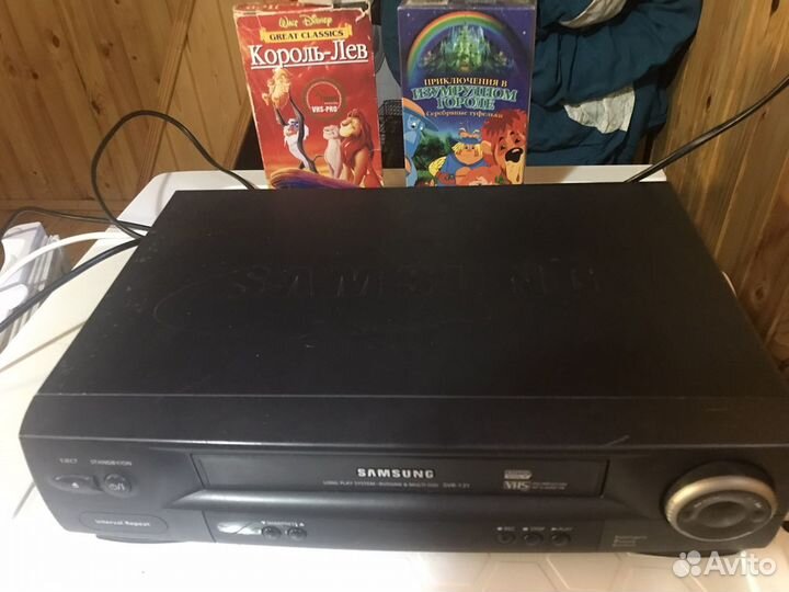 Видеоплеер с кассетами