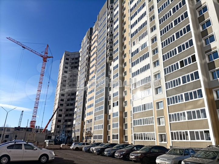 3-к. квартира, 82 м², 10/17 эт.