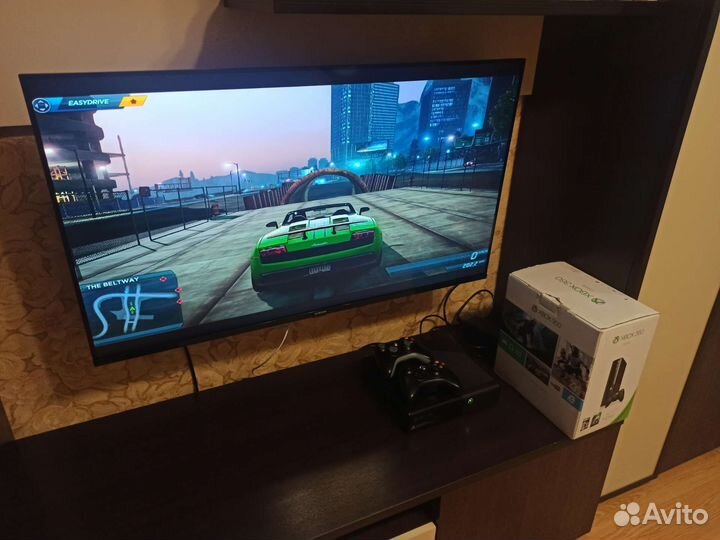 Xbox 360E + freeboot