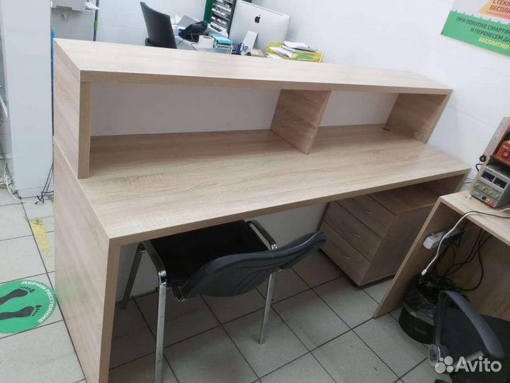 Стойка ресепшн,новая