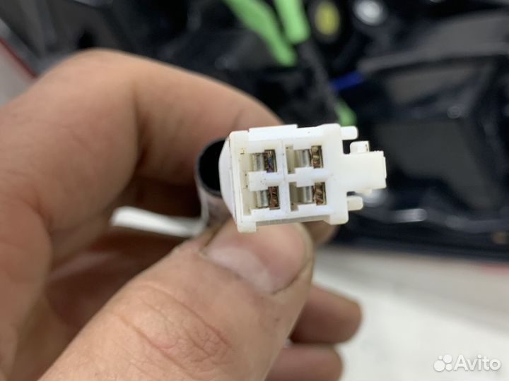 Фонарь задний левый Toyota Camry 70