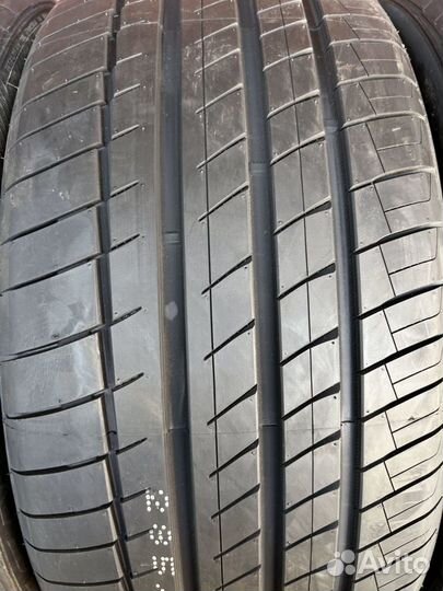 Kapsen RS26 Practical Max HP 285/35 R22 98Y