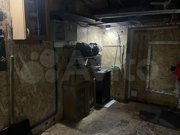 Гараж, > 30 м²