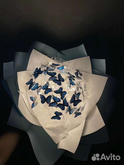 Букет из бабочек светящийся на 8 марта