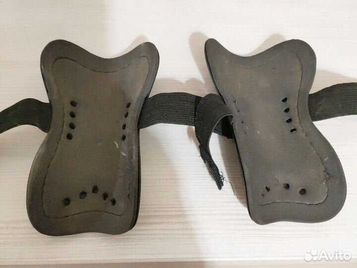 Щитки для занятий футболом