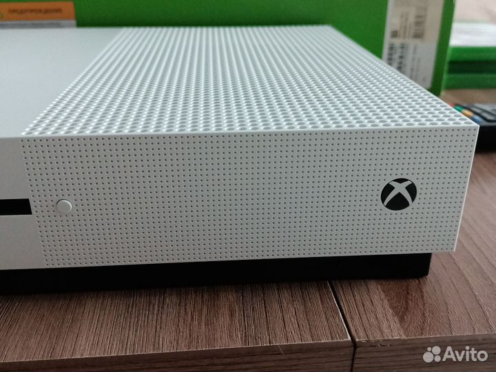 Xbox One s 1tb с играми