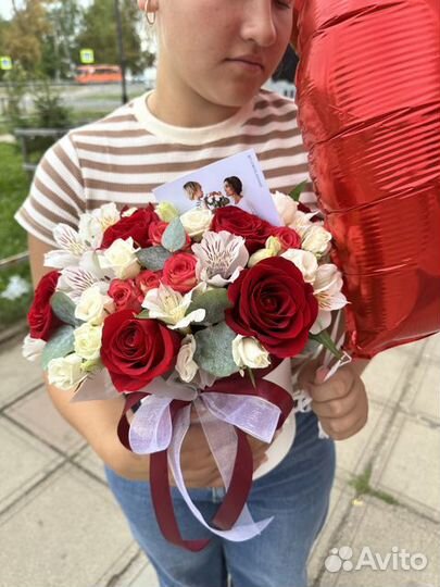 Бокс с красными розами