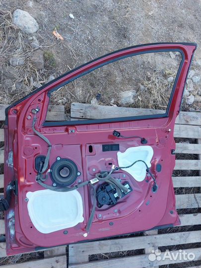 Дверь передняя правая Renault Megane 3