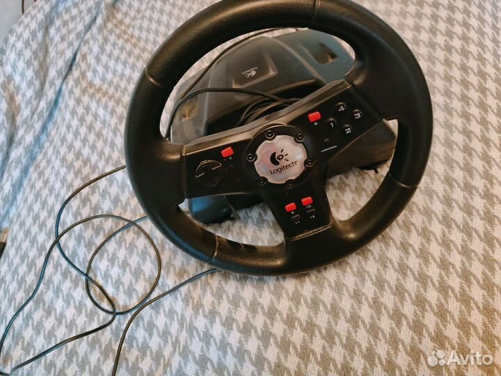 Игровой руль logitech