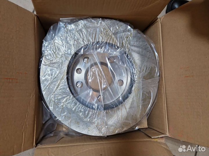 Тормозные диски 7D0616301C 701615301F