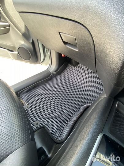 Ковры в автомобиль Eva-коврики (Ева) быстро