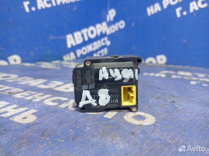 Моторчик заслонок отопителя Audi A8 седан ABZ 1996