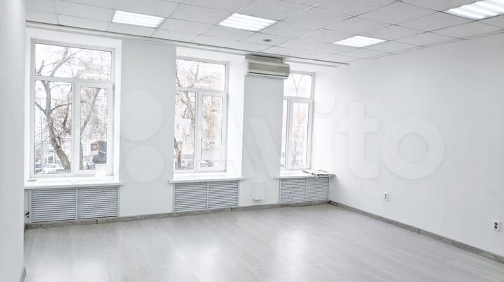 Торговое помещение напротив цума, 35 м²