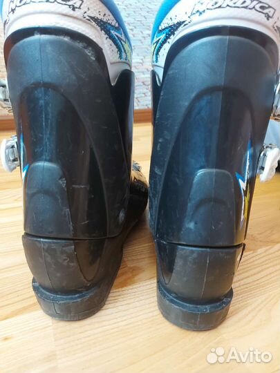 Горнолыжные ботинки детские