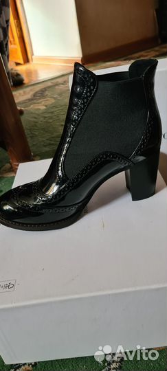 Продам женские полусапоги