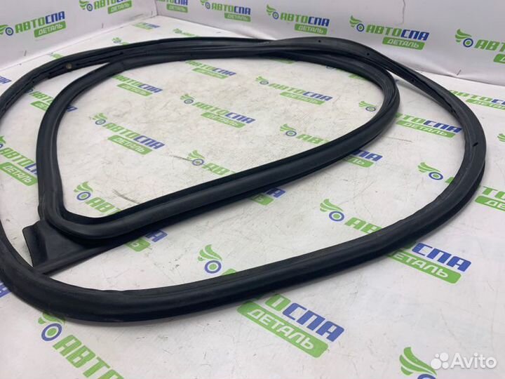 Уплотнитель двери передний правый Opel Mokka