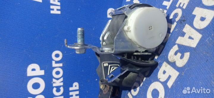 Задний средний ремень безопасности Hyundai Sonata