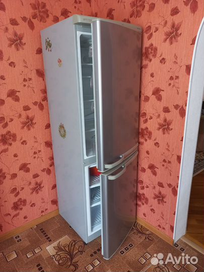 Холодильник двухкамерный samsung